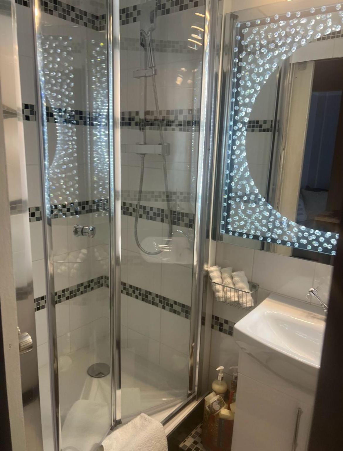 Apartment Luxe Free Wifi, Free Parking, Free Netflix Friern Barnet Dış mekan fotoğraf